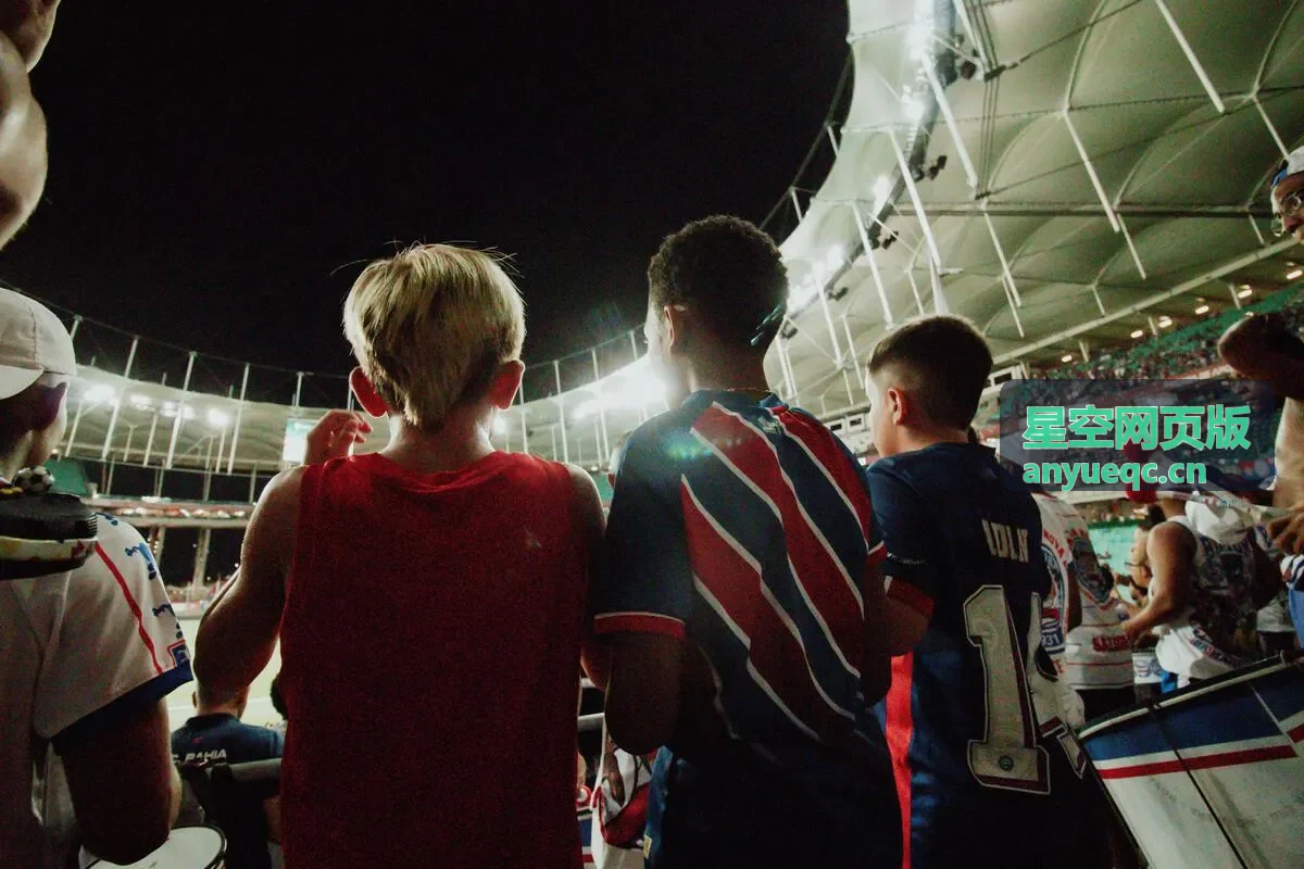 星空网页版会员页面的星轨延时封面